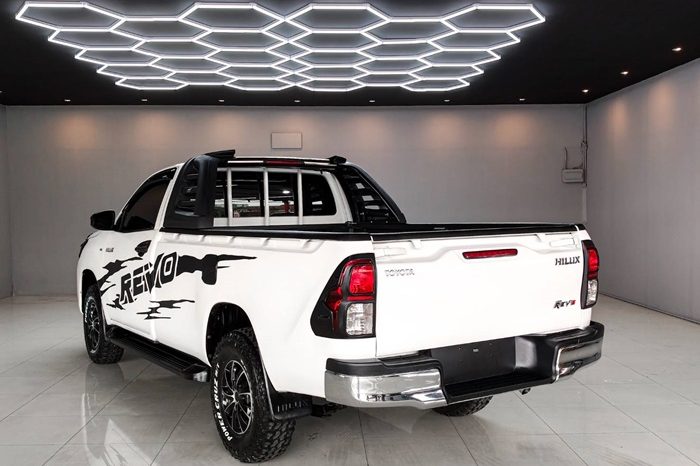 REVO 2WD 2022 2.4J MT STANDARD WHITE  1743 full
