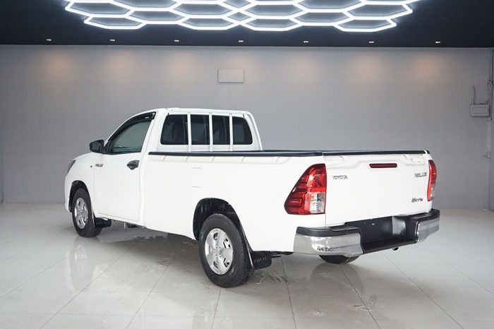 REVO 2WD 2018 2.4J MT STANDARD WHITE  3753 full