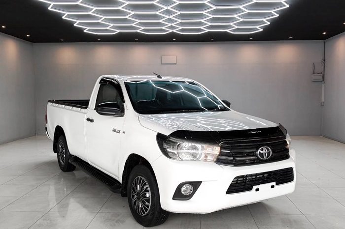 REVO 2WD 2018 2.4J MT STANDARD WHITE  7597 full