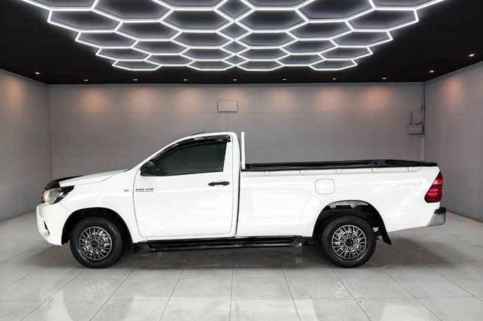 REVO 2WD 2018 2.4J MT STANDARD WHITE  7597 full
