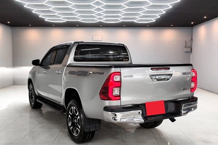 REVO PRE 2020 2.4 HIGHT AT DOUBLE CAB SILVER  2408 full