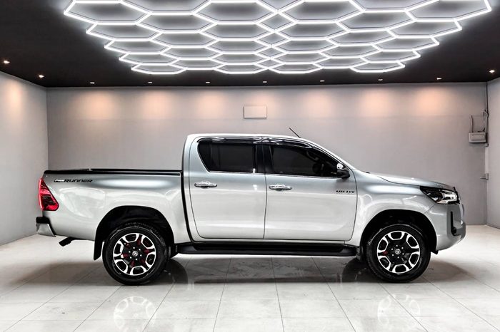 REVO PRE 2020 2.4 HIGHT AT DOUBLE CAB SILVER  2408 full