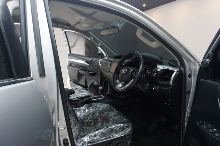 REVO 4WD 2022 2.8 HIGHT AT DOUBLE CAB SILVER  4198 full