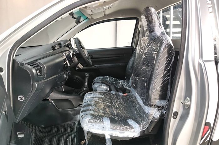 REVO 2WD 2019 2.4J MT STANDARD SILVER  5143 full