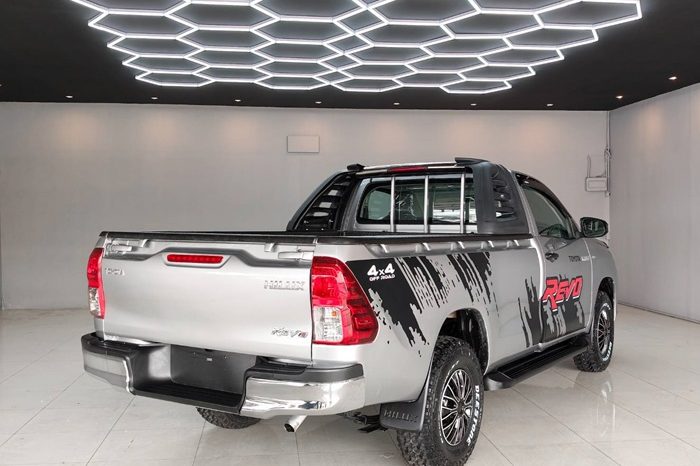 REVO 2WD 2019 2.4J MT STANDARD SILVER  5143 full