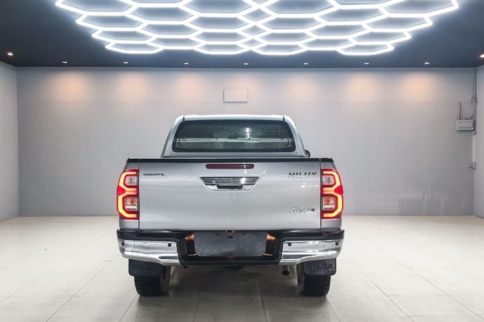 REVO 4WD 2022 2.4 MID MT DOUBLE CAB SILVER 5540 full
