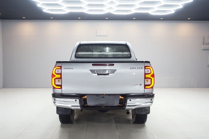 REVO 4WD 2022 2.4 MID MT DOUBLE CAB SILVER 5540 full
