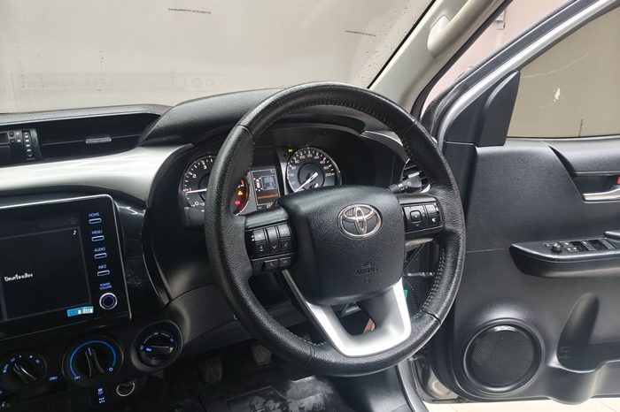 REVO 4WD 2022 2.4 MID MT DOUBLE CAB SILVER 5540 full