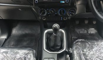 REVO 4WD 2022 2.4 MID MT DOUBLE CAB SILVER 5540 full