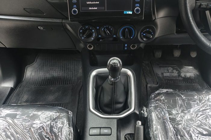 REVO 4WD 2022 2.4 MID MT DOUBLE CAB SILVER 5540 full