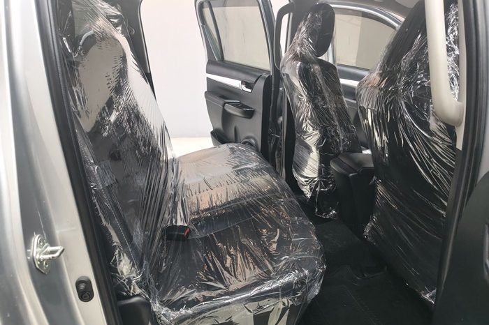 REVO 4WD 2022 2.4 MID MT DOUBLE CAB SILVER 5540 full