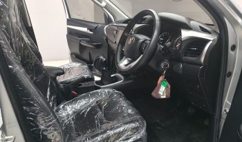REVO 4WD 2022 2.4 MID MT DOUBLE CAB SILVER 5540 full