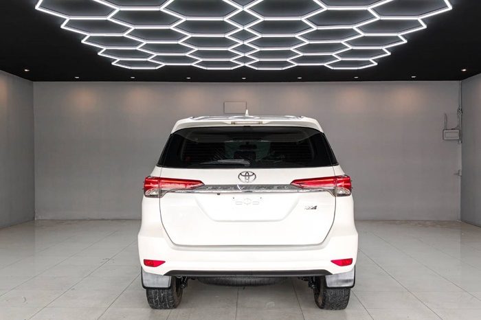 TOYOTA 4WD 2020 2.4V AT FORTUNER WHITE  7070 full