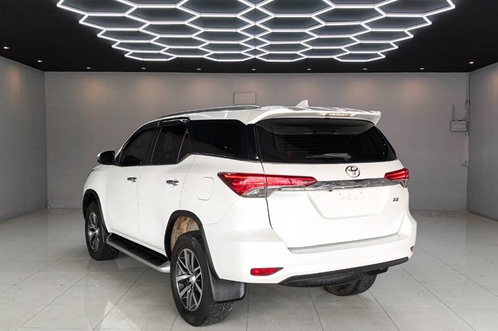 TOYOTA 4WD 2020 2.4V AT FORTUNER WHITE  7070 full