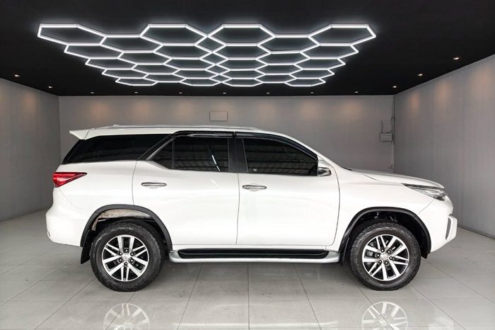 TOYOTA 4WD 2020 2.4V AT FORTUNER WHITE  7070 full