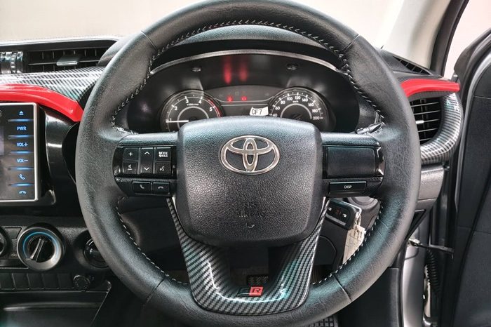 REVO 4WD 2016 2.4E AT SMART CAB SILVER  9863 full