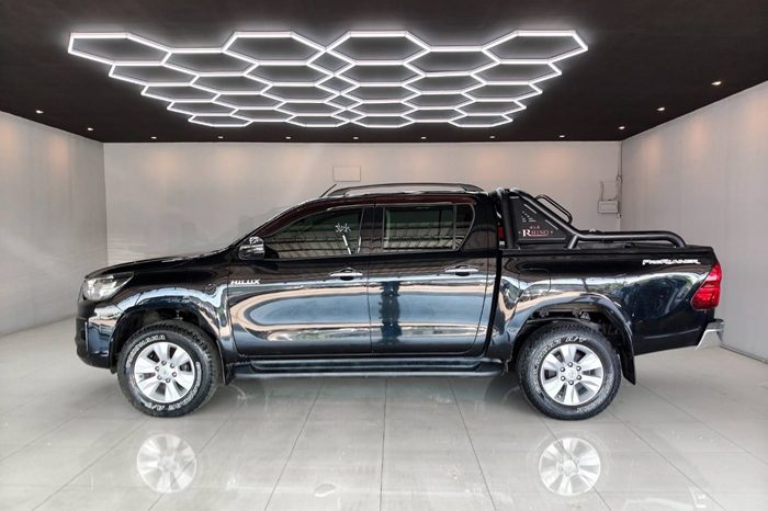 REVO PRE 2019 2.4J MT DOUBLE CAB BLACK  7069 full