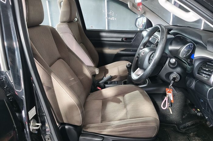 REVO 4WD 2016 2.4E MT DOUBLE CAB BLACK  3234 full