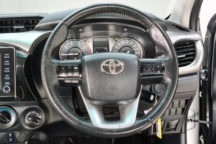 REVO 4WD 2021 2.4 MID MT DOUBLE CAB SILVER 4103 full