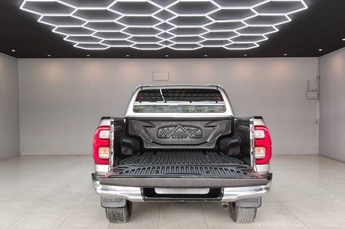 REVO 4WD 2021 2.4 MID MT DOUBLE CAB SILVER 4103 full