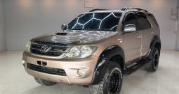 TOYOTA 4WD 2007 3.0V AT FORTUNER BROWN  8810