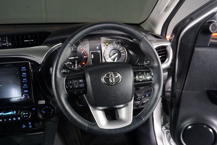 REVO 4WD 2022 2.8 HIGHT AT DOUBLE CAB SILVER  7220 full