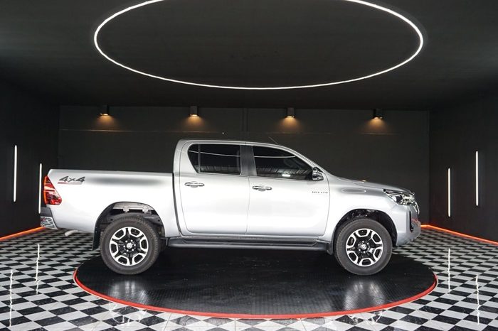 REVO 4WD 2022 2.8 HIGHT AT DOUBLE CAB SILVER  7220 full