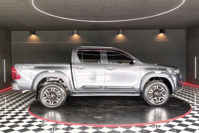 REVO PRE 2021 2.4 MID AT DOUBLE CAB DARK GREY  8623 full