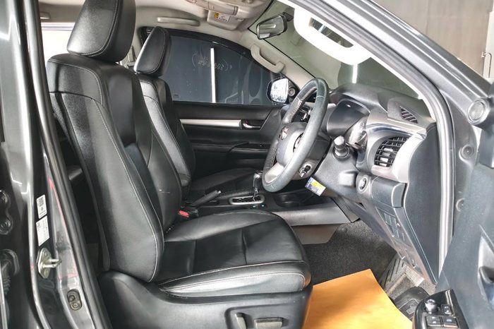 REVO PRE 2021 2.4 MID AT DOUBLE CAB DARK GREY  8623 full
