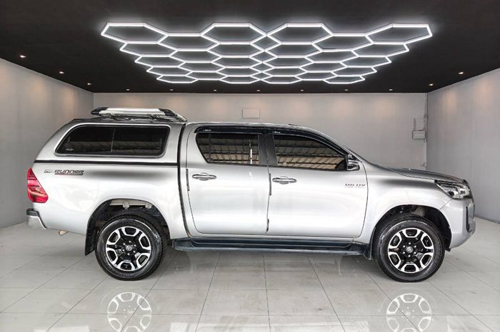 REVO PRE 2021 2.4 MID AT DOUBLE CAB SILVER  8681 full