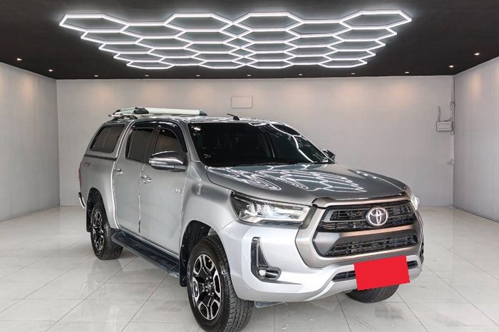 REVO PRE 2021 2.4 MID AT DOUBLE CAB SILVER  8681 full