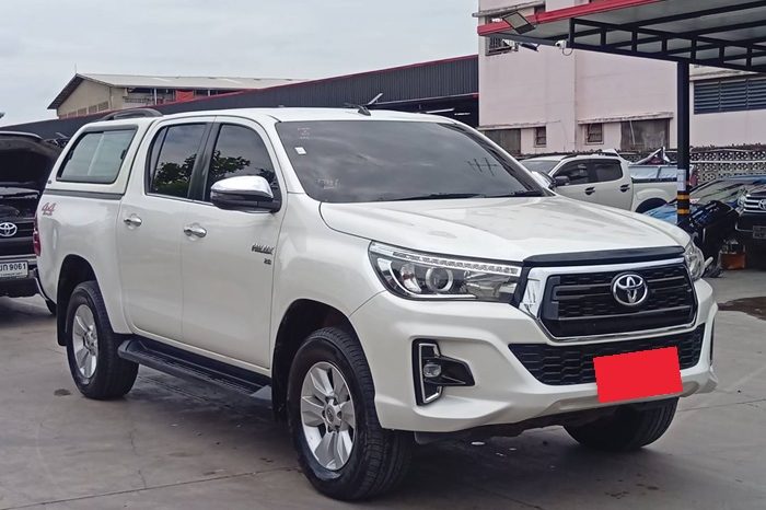REVO 4WD 2019 2.8G AT DOUBLE CAB WHITE  8803 full