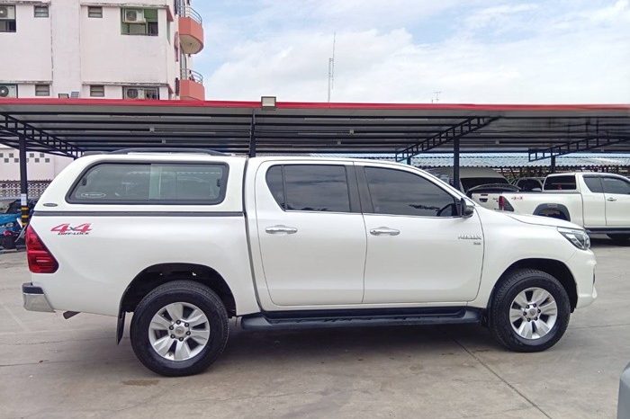 REVO 4WD 2019 2.8G AT DOUBLE CAB WHITE  8803 full