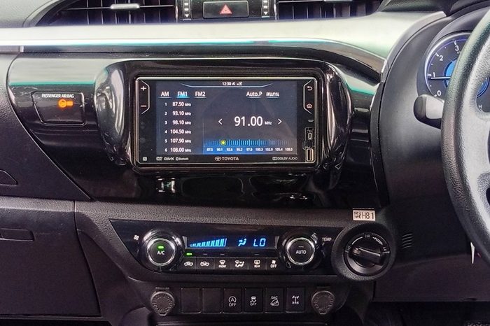 REVO 4WD 2019 2.8G AT DOUBLE CAB WHITE  8803 full