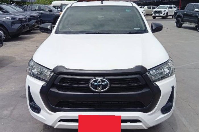 REVO 2WD 2020 2.4 MID AT DOUBLE CAB WHITE  9738 full