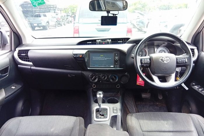 REVO 2WD 2020 2.4 MID AT DOUBLE CAB WHITE  9738 full