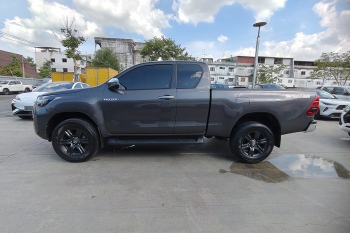 REVO PRE 2022 2.4 ENTRY AT SMART CAB GREY  5507 full