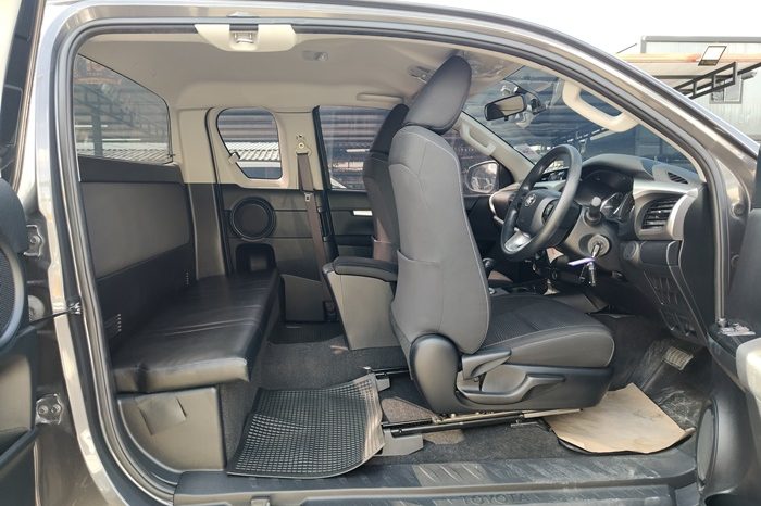 REVO PRE 2022 2.4 ENTRY AT SMART CAB GREY  5507 full