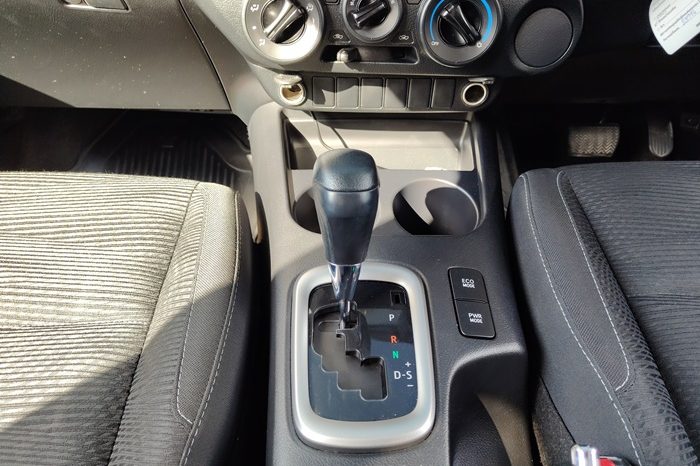 REVO PRE 2022 2.4 ENTRY AT SMART CAB GREY  5507 full