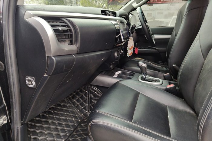 REVO PRE 2019 2.4E AT DOUBLE CAB BLACK  7660 full