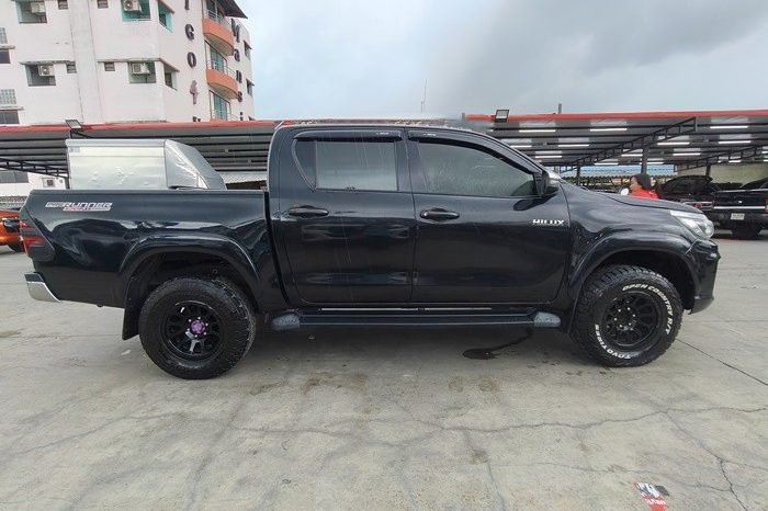REVO PRE 2019 2.4E AT DOUBLE CAB BLACK  7660 full