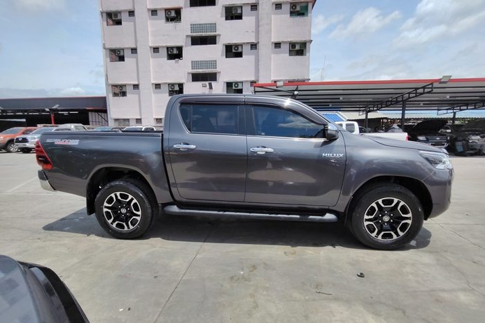 REVO PRE 2021 2.4 MID AT DOUBLE CAB GREY  1805 full