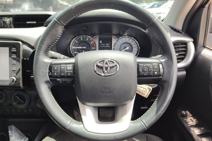 REVO PRE 2021 2.4 MID AT DOUBLE CAB GREY  1805 full