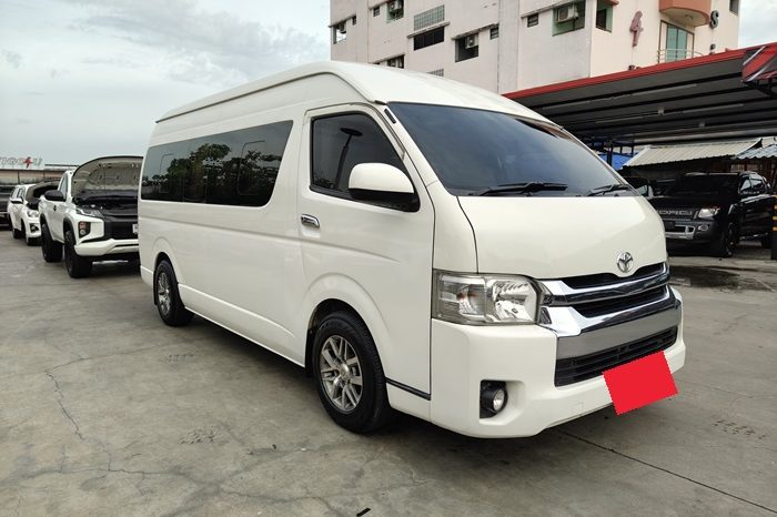 TOYOTA 2WD 2018 3.0 MT COMMUTER WHITE 83 full