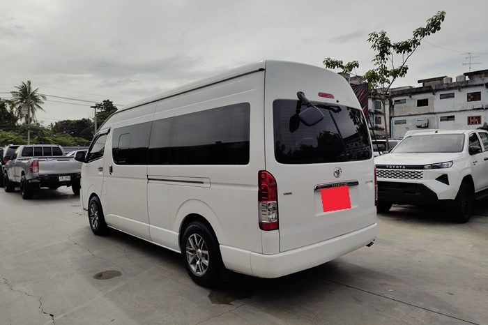 TOYOTA 2WD 2018 3.0 MT COMMUTER WHITE 83 full