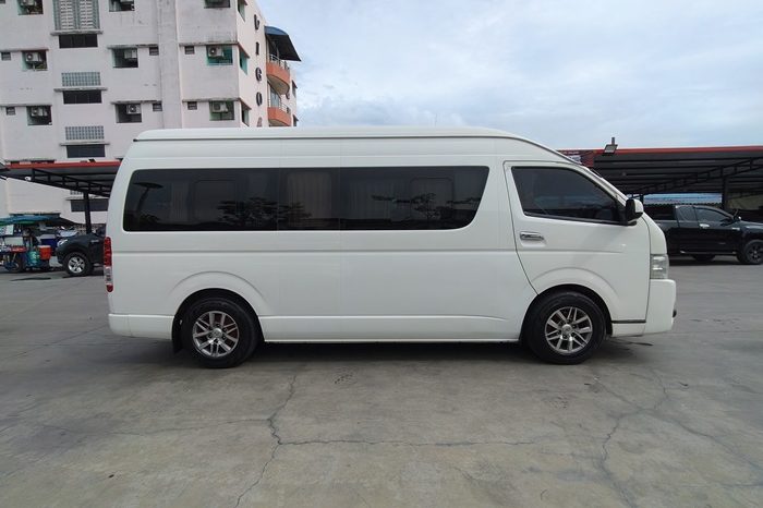 TOYOTA 2WD 2018 3.0 MT COMMUTER WHITE 83 full