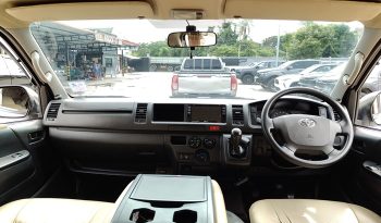TOYOTA 2WD 2018 3.0 MT COMMUTER WHITE 83 full