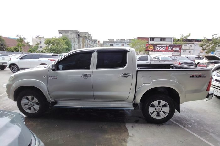 VIGO 4WD 2011 3.0G AT DOUBLE CAB SILVER  9456 full