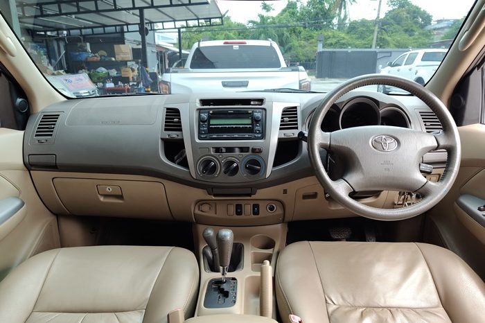 VIGO 4WD 2011 3.0G AT DOUBLE CAB SILVER  9456 full