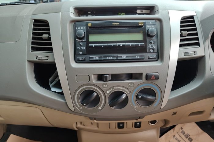VIGO 4WD 2011 3.0G AT DOUBLE CAB SILVER  9456 full